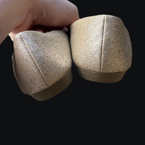 American Eagle shimmer flats size 5 - Picture 3 of 3